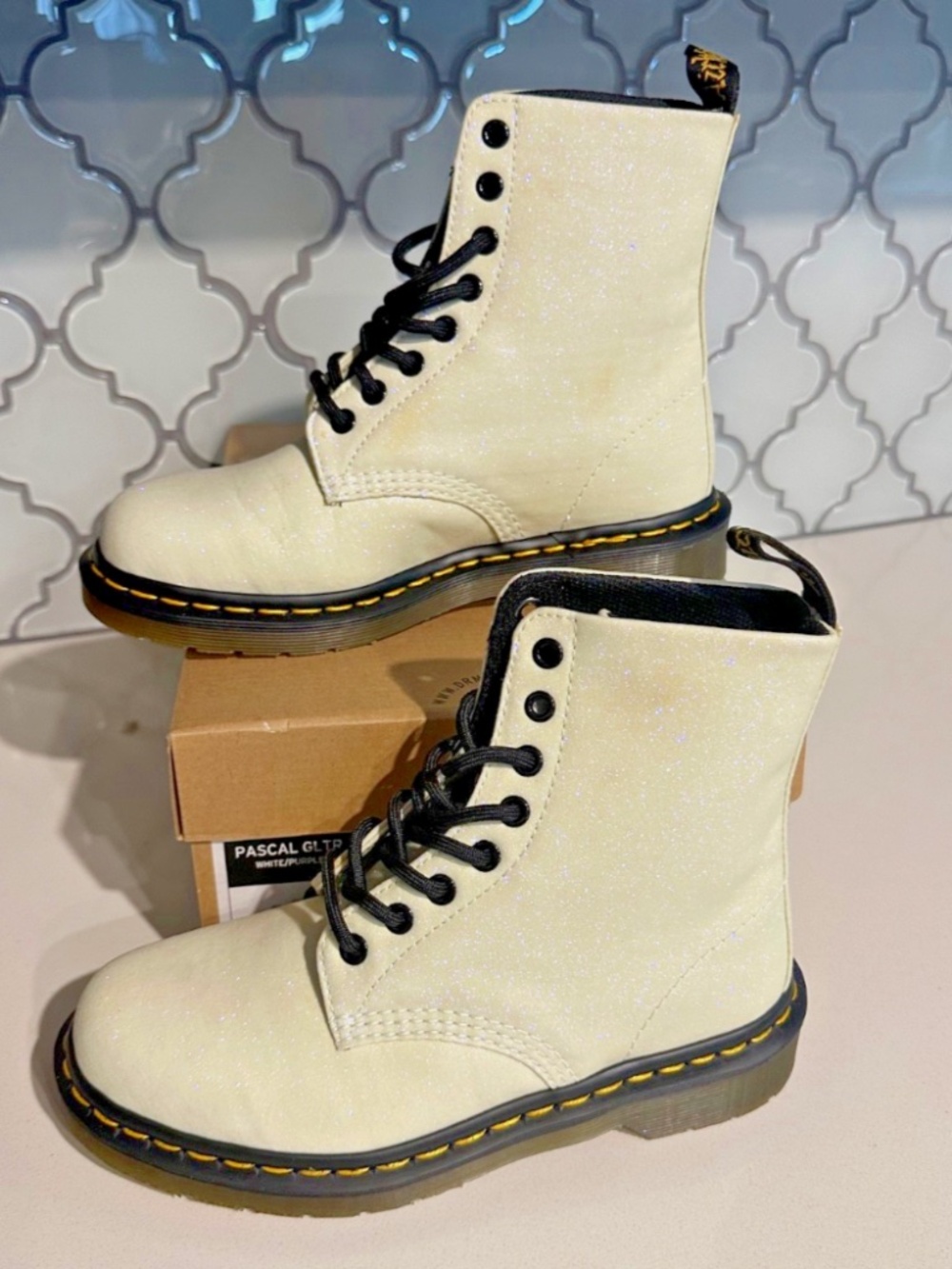 Dr Martens Pascal Glitter Sparkle White Boots Black Laces Size 7 NEW